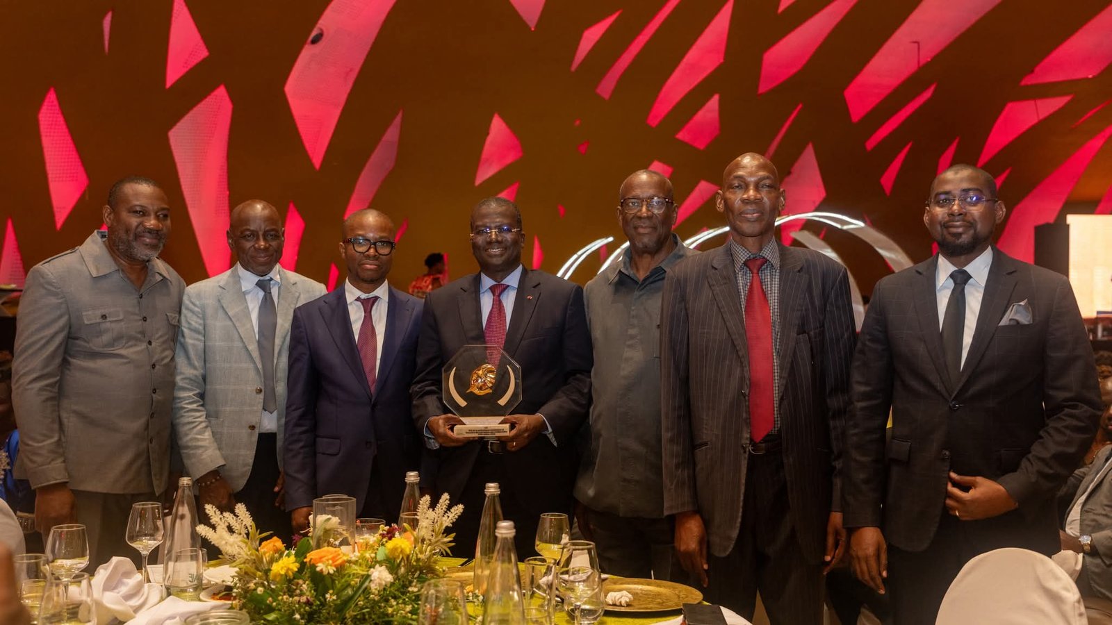 Prix d’excellence des entreprises publiques: Le FER reçoit le satisfecit du Cosfesyncprotramava-CI 8 WhatsApp Image 2025 09 23 at 13.28.19
