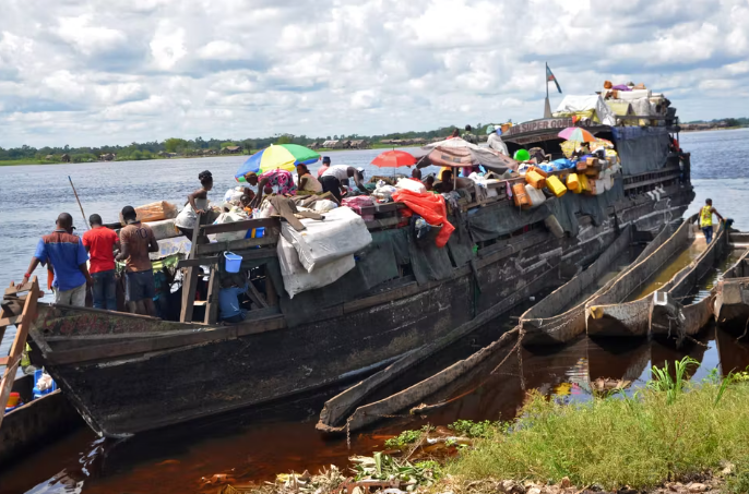 RD Congo : 19 morts dans le chavirement d’un bateau sur le lac Mai-Ndombe 8 transport fluvial