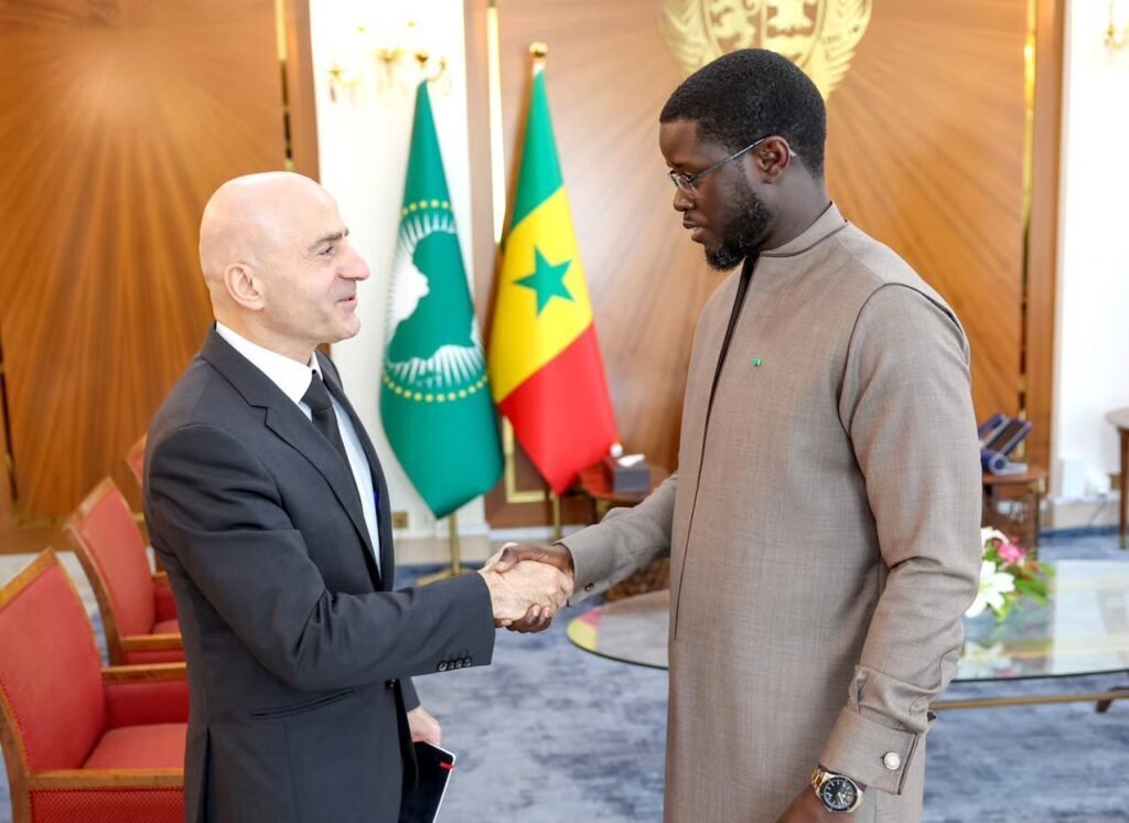 Sénégal : le FMI salue la résilience économique mais le pays devra encore patienter pour un nouvel accord 8 Sénégal, FMI, Résilience économique, Dette publique, Croissance 2025, Hydrocarbures, Inflation, Déficit budgétaire, Loi de finances 2026, Réformes fiscales, Bassirou Diomaye Faye,