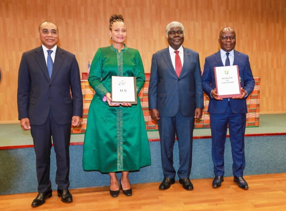 Santé : la Côte d’Ivoire et les États-Unis scellent un partenariat stratégique de près de 272 milliards FCFA 8 Santé, Côte d’Ivoire, États-Unis, Partenariat stratégique, Coopération internationale, Accord bilatéral, Financement de la santé