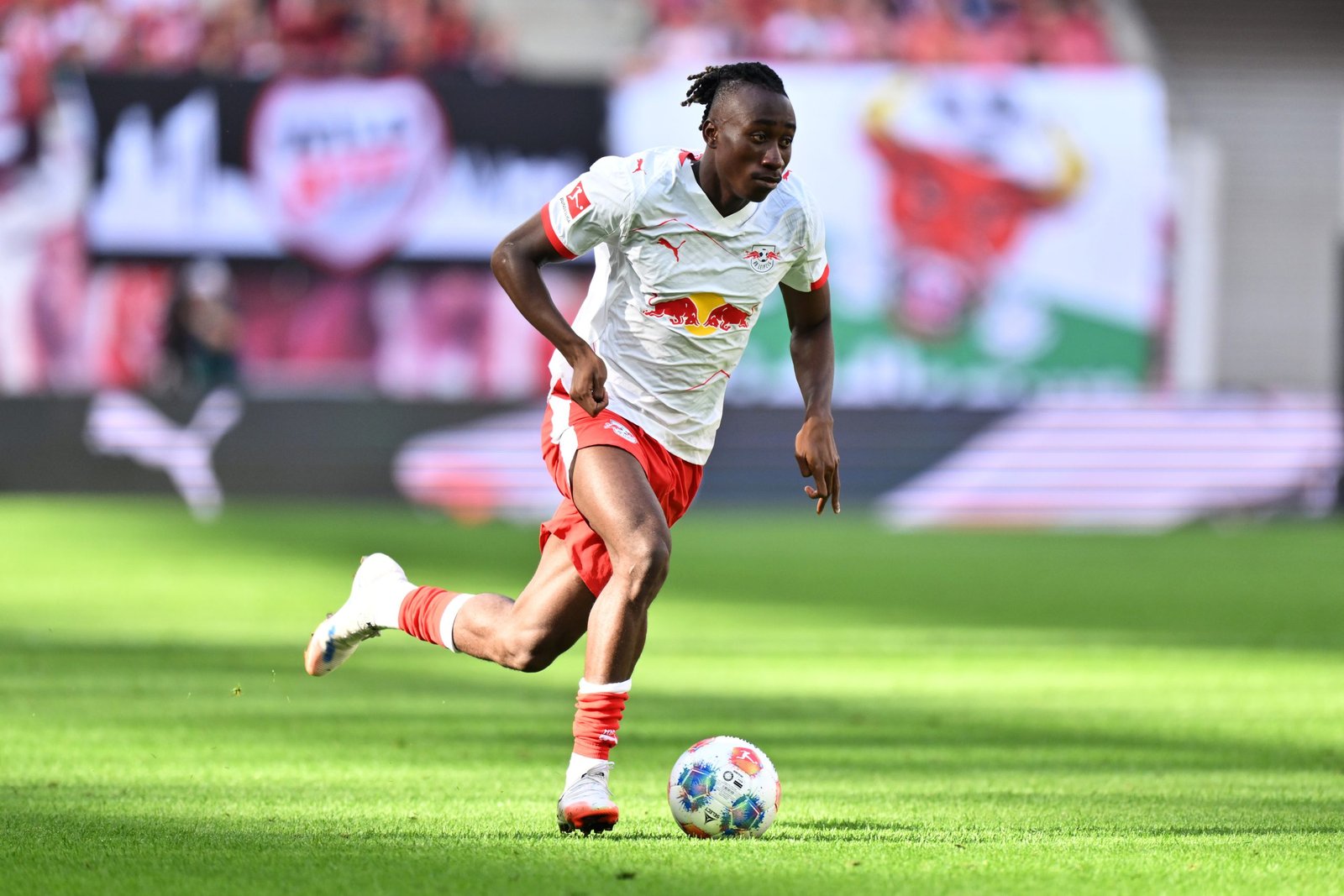 Football : Yan Diomandé séduit le FC Barcelone 8 FC BARCELONE YAN DIOMANDE
