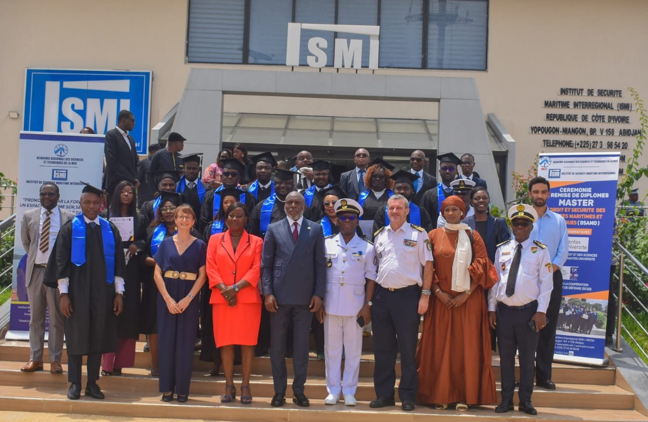ISMI/ARSTM : 21 cadres reçoivent leurs diplômes de Master en Droit et Sécurité des Activités Maritimes et Océaniques 8 Golfe de guinée formation ISMI