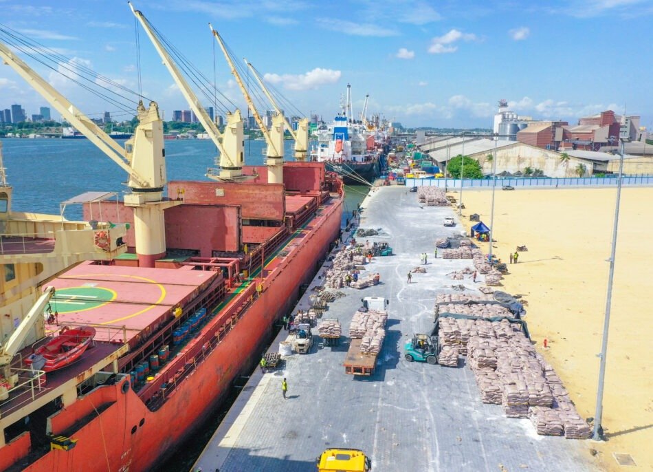 Port d’Abidjan : les échanges commerciaux résistent aux tensions avec l’AES 8 port autonome dABidjan transit exterieur MAli Burkina e1770945074142
