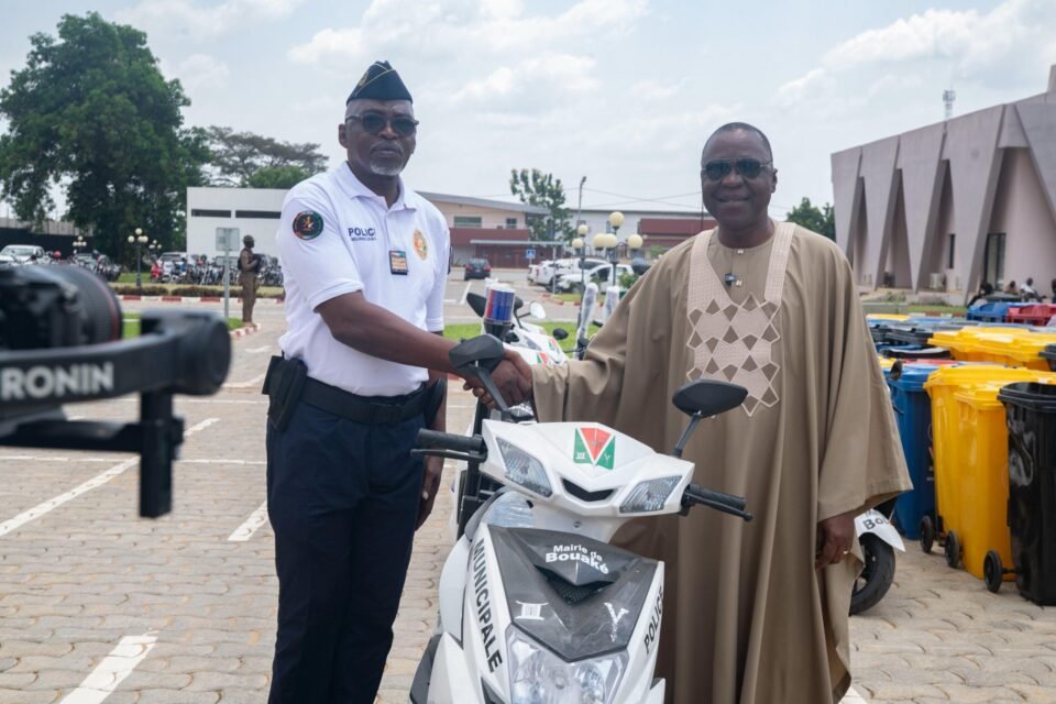 Côte d'Ivoire / Bouaké : la mairie renforce la sécurité, la salubrité et soutient le monde sportif 8 WhatsApp Image 2026 03 08 at 18.15.03 e1773149921710