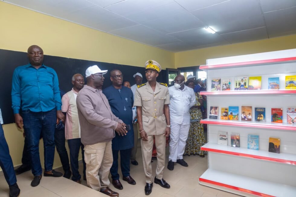 Adiaké / ÊLÊ Festival : Abidjan terminal offre une bibliothèque au lycée moderne et récompense les meilleurs élèves 8 ELE Festival e1785856781550